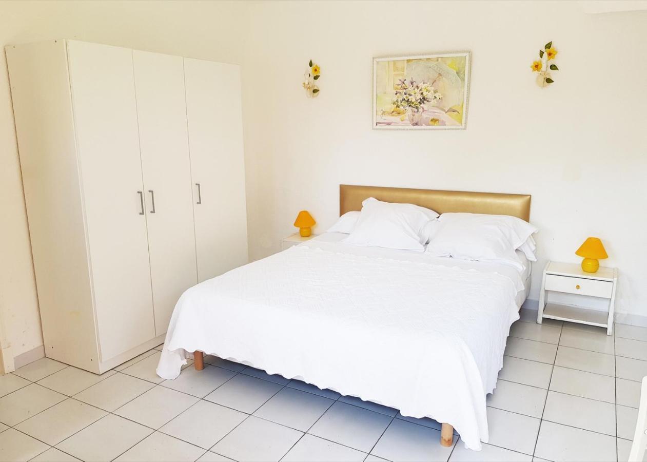 Camp De Base Dei Marres Hotel Ramatuelle Bagian luar foto