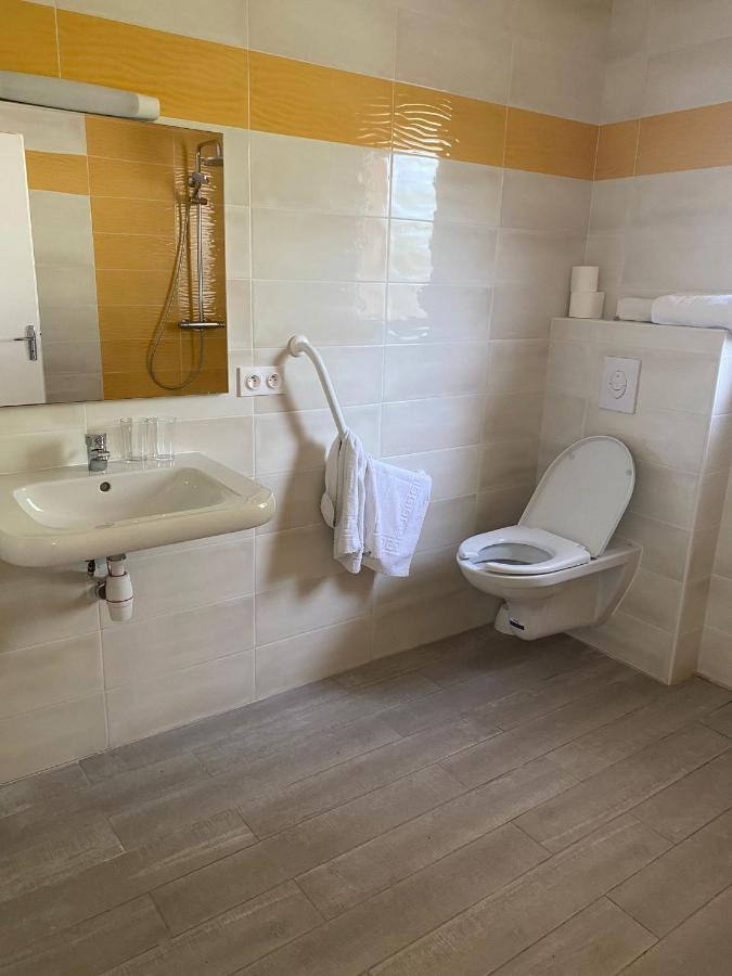Camp De Base Dei Marres Hotel Ramatuelle Bagian luar foto