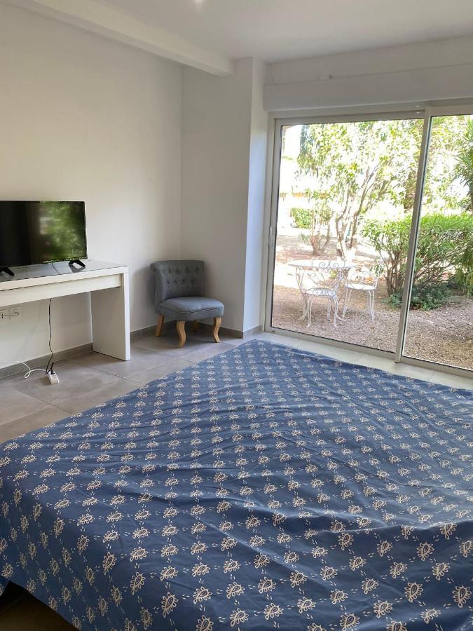 Camp De Base Dei Marres Hotel Ramatuelle Bagian luar foto