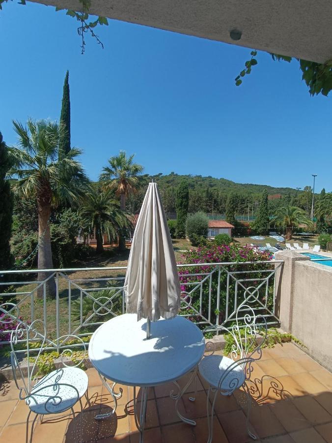 Camp De Base Dei Marres Hotel Ramatuelle Bagian luar foto